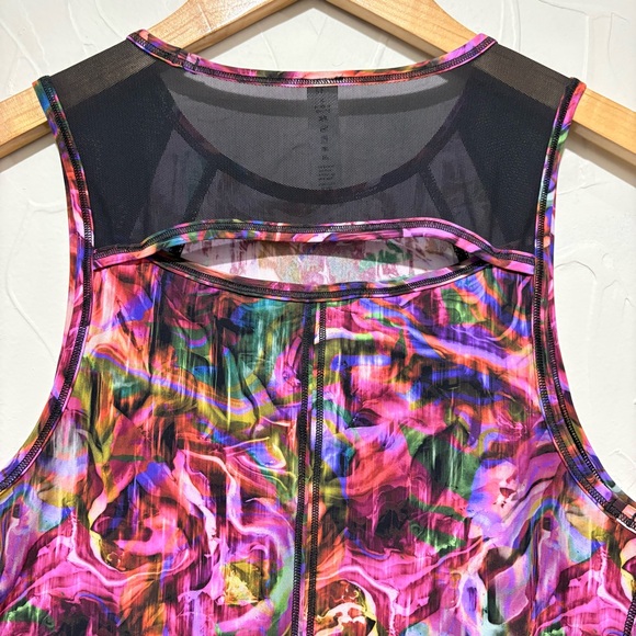NWT Lululemon “Sculpt Tank” multi color abstract athletic tank top (size 2) - Picture 6 of 6